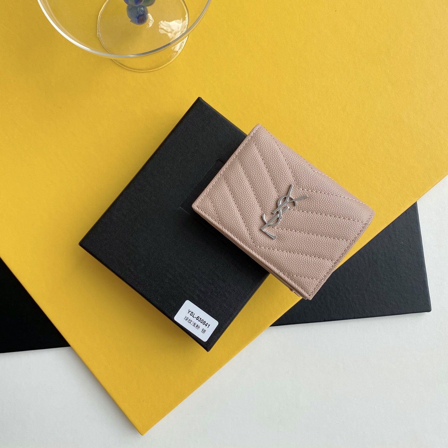 Short Wallet Imported Cowhide Caviar Central Compartment Bill Compartment Six Card Slots Zipper Coin Pocket