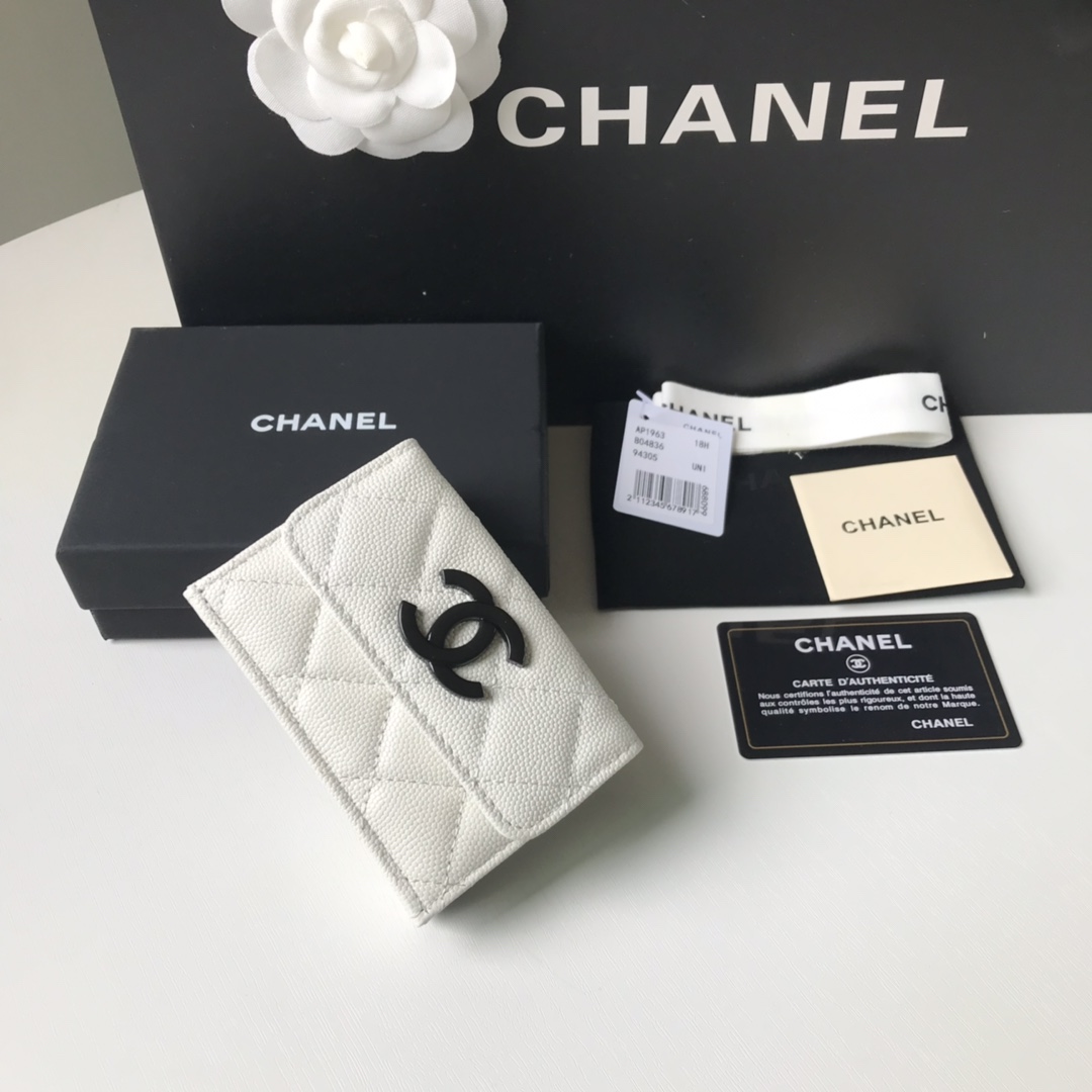 Chanel 2021这季〃熊猫〃配色戳中了香粉的心