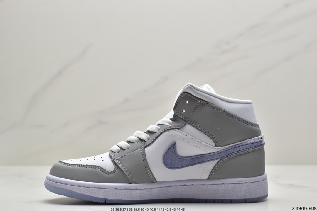 240 耐克NIKE Wmns Air Jordan 1 Mid”White Wolf Grey”AJ1乔丹一代中帮经典复古文化休闲运动篮球鞋“冰蓝烟灰小迪奥”BQ6472-105