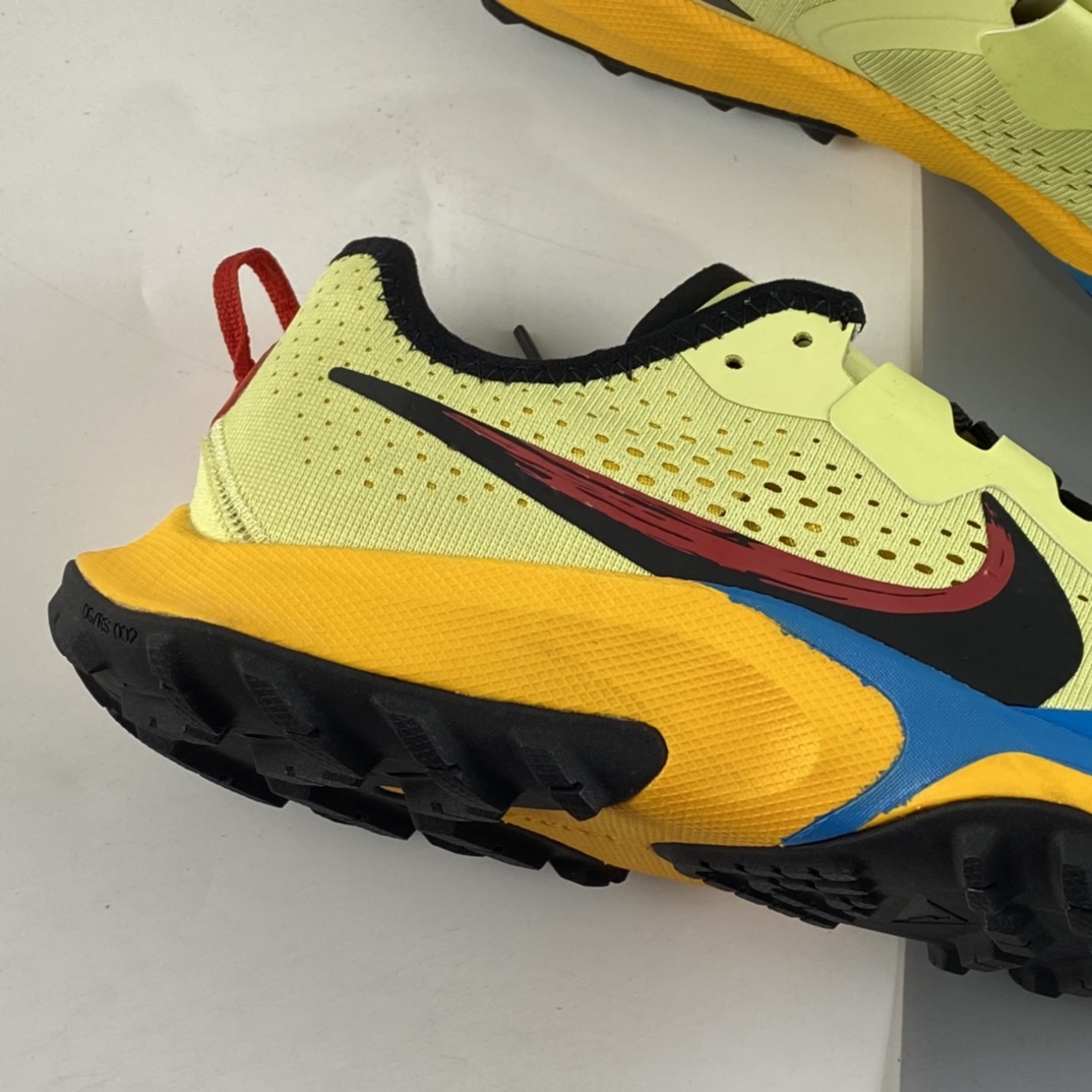 P240  Nike Air Zoom Terra Kiger 7轻量透气抓地缓震越野跑鞋 CW6062-300