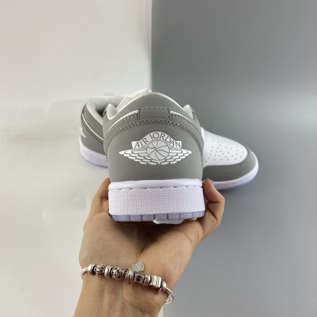 P200   Air Jordan 1 Low AJ1低帮时尚休闲板鞋 DC0774-105