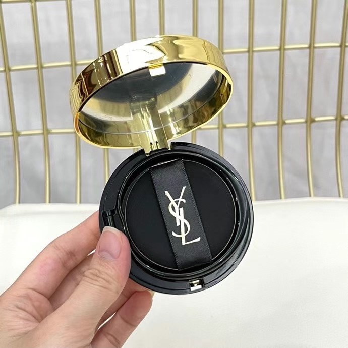 Yves Saint Laurent Luminous Matte Cushion Foundation SPF 50 4 i1626579748 945 3