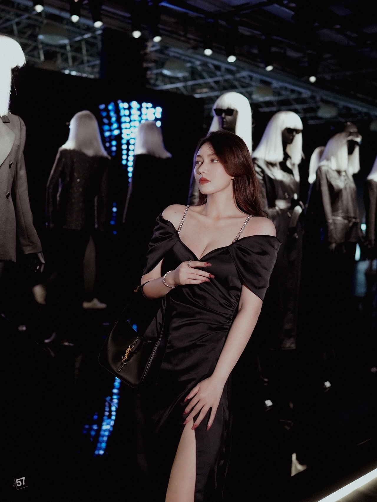 Saint laurent Ysl LE 5 À 7 平纹腋下包 657228黑色