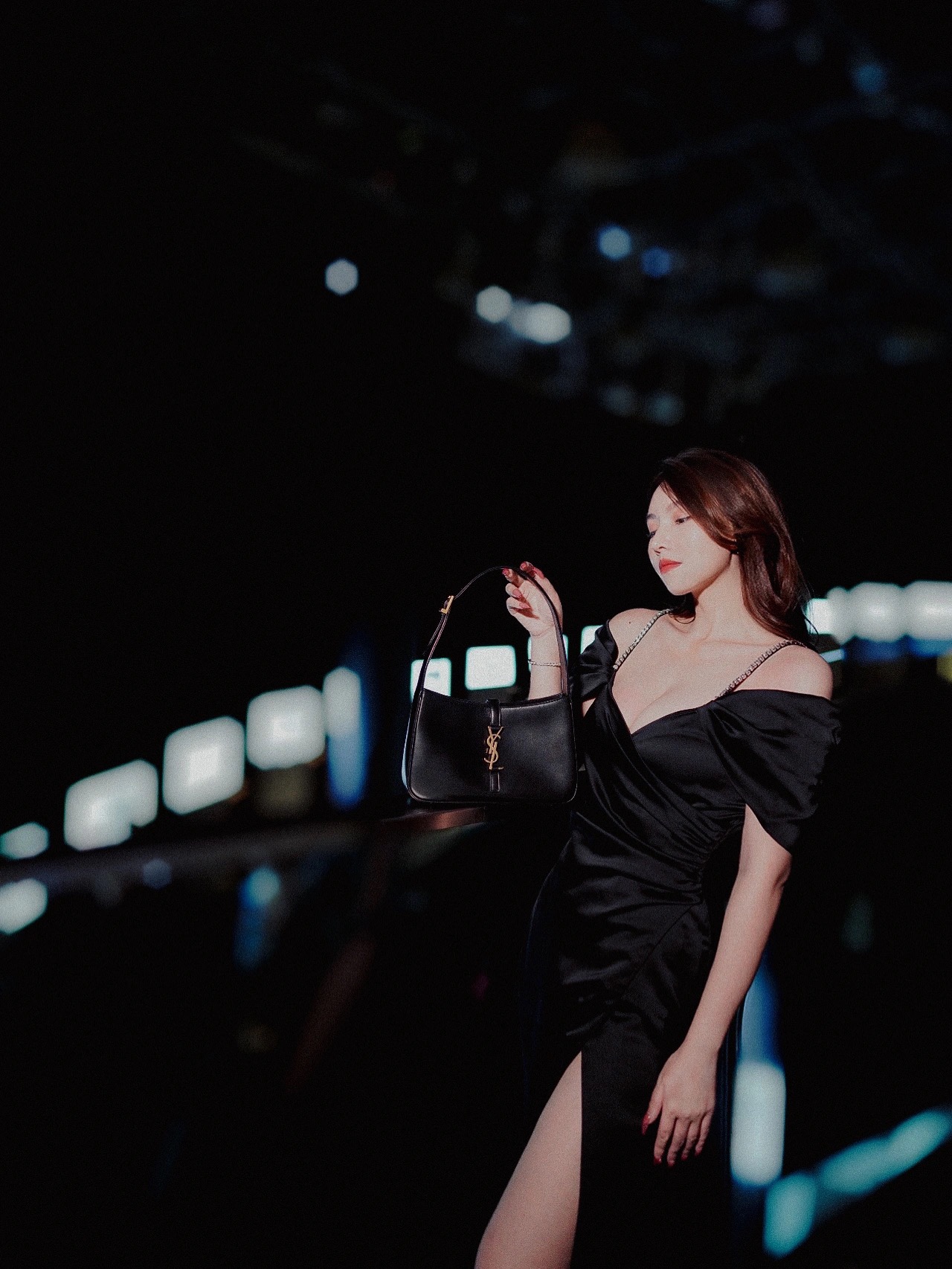 Saint laurent Ysl LE 5 À 7 平纹腋下包 657228黑色