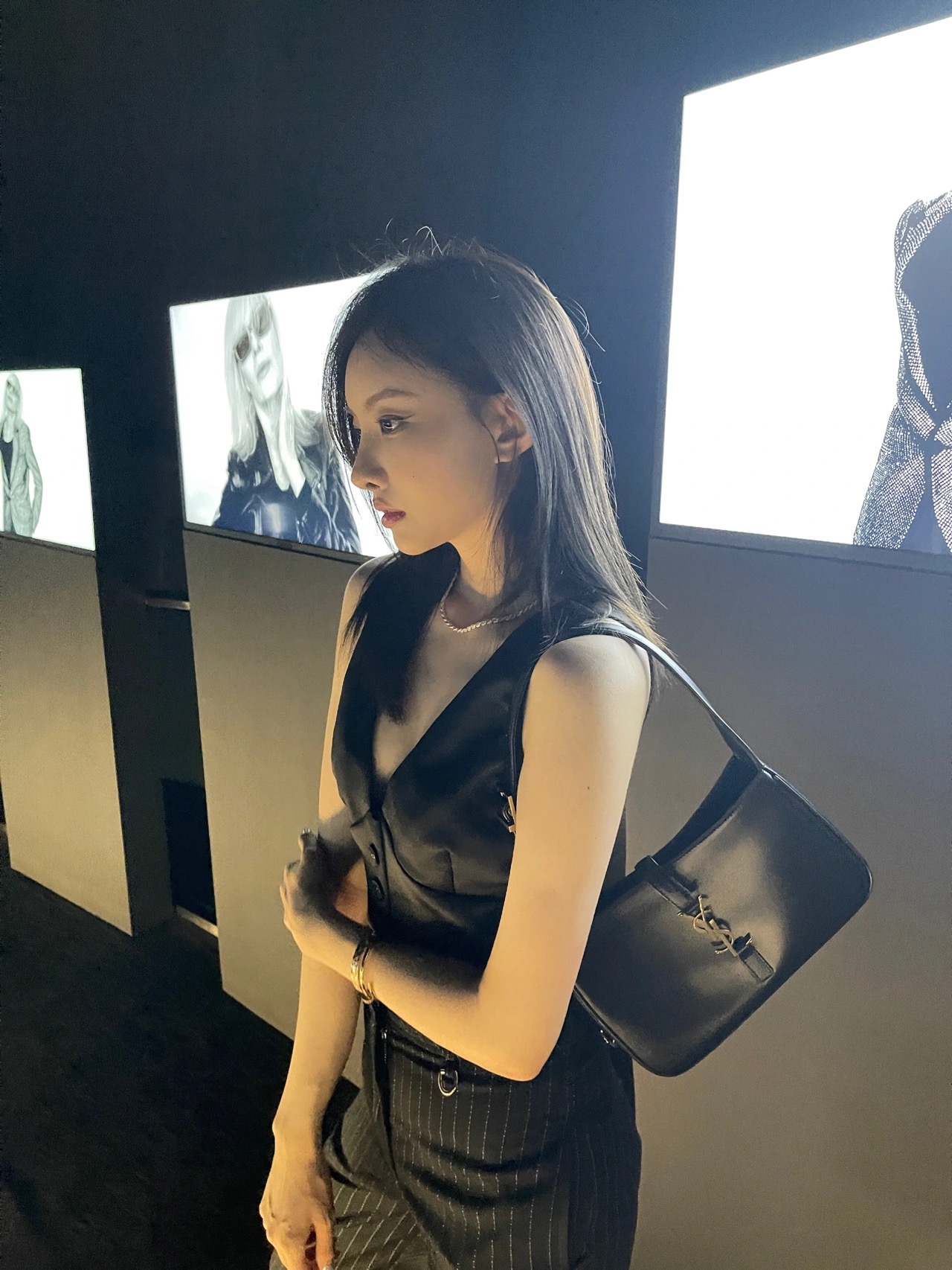 Saint laurent Ysl LE 5 À 7 平纹腋下包 657228黑色