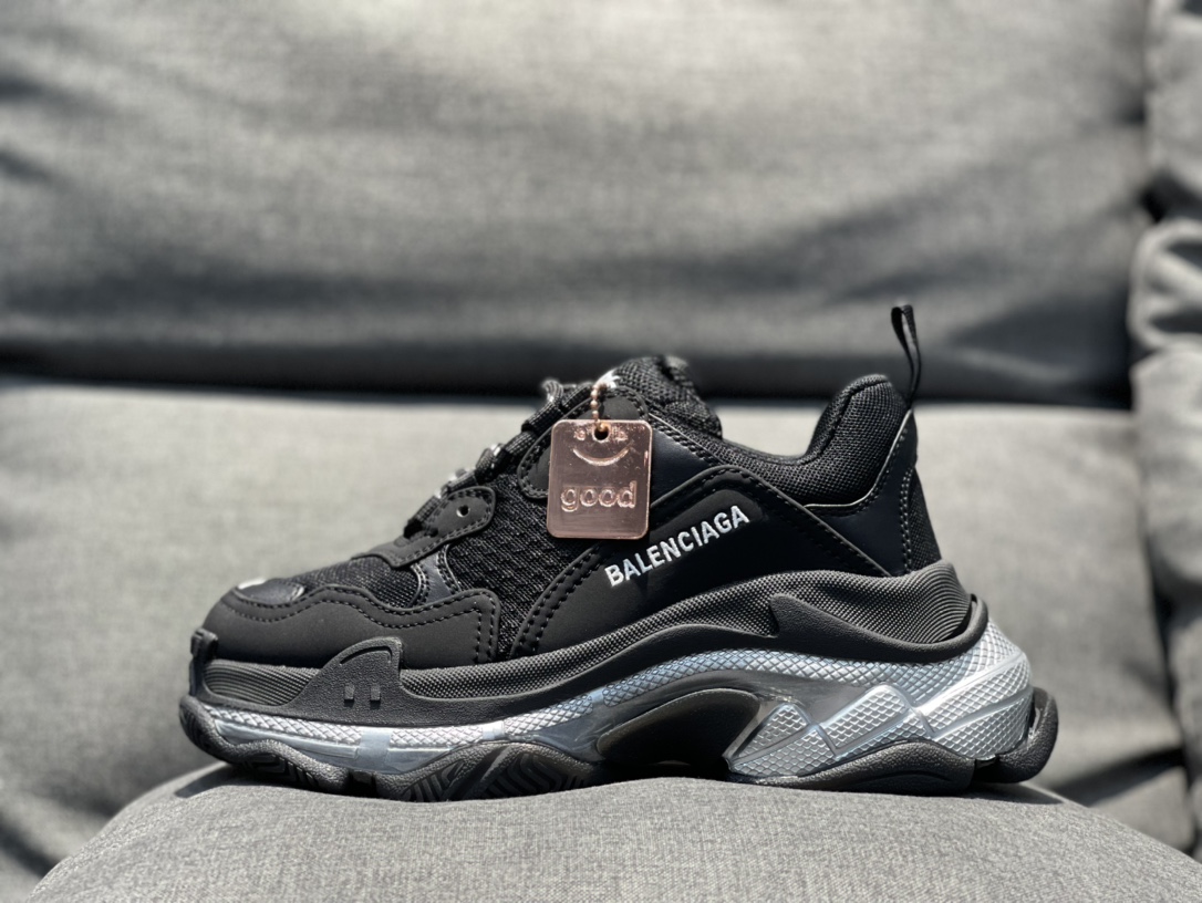 Buena versión superior Balenciaga Triple S Todo el colchón de aire negro y plateado Zapatos retro de papá con colchón d…