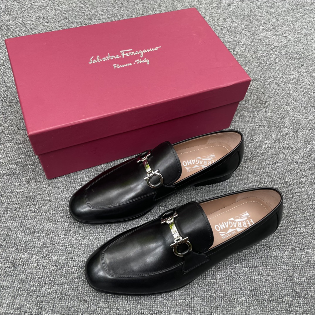 NO:275092,FS Ferragamo Craft Goodyear Handmade Cold Sticker Imported Italian leather embryos Fetal cowhide leather surface internal force dyed calf leather Delicate leather Gloss Translucent Full genuine leather leather large bottom Heel composite rubber backsheet Comfortable and non-slip All stainless steel hardware Every detail is fine work Full set of original packaging Size 38/39/40/41/42/43/44/45, ferragamo, cowhide19860909FS 菲拉格慕 工艺固特异手工冷粘 意大利进口皮胚 胎牛皮皮面内力本染小牛皮 皮质细腻 光泽透亮 全真皮皮层大底 后跟复合橡胶底片 舒适防滑 全不锈钢五金 每一个细节都是精工细作 全套原包装 尺码38/39/40/41/42/43/44/45,,ferragamo,cowhide,Men's shoes