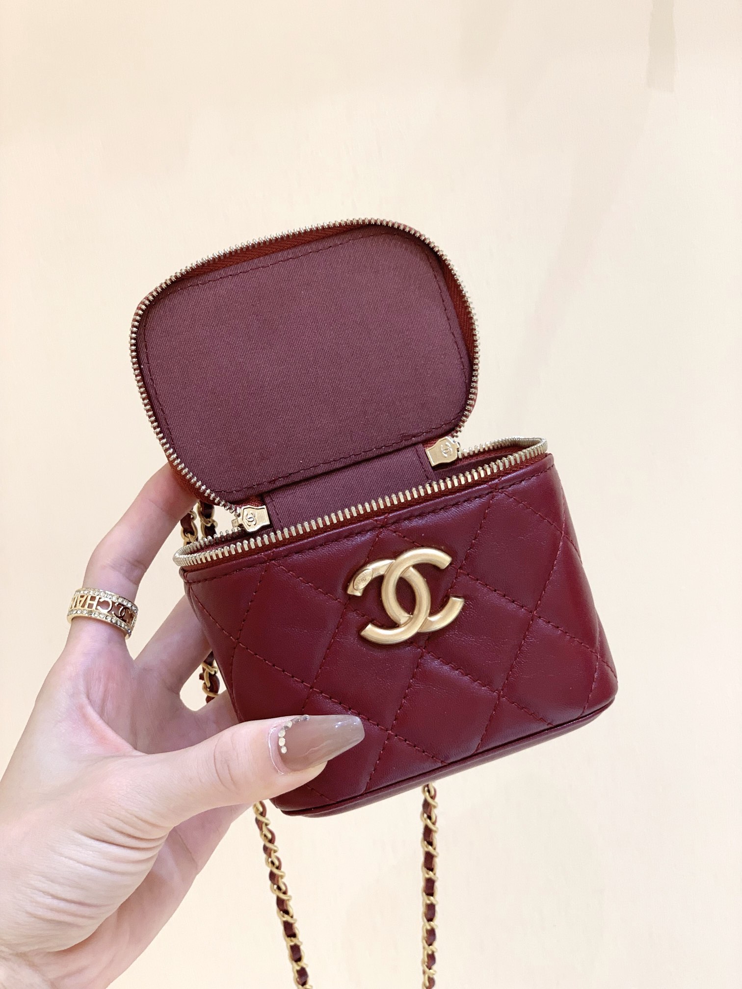Chanel 高级手工坊双金珠系列盒子斜挎包 AP2292酒红