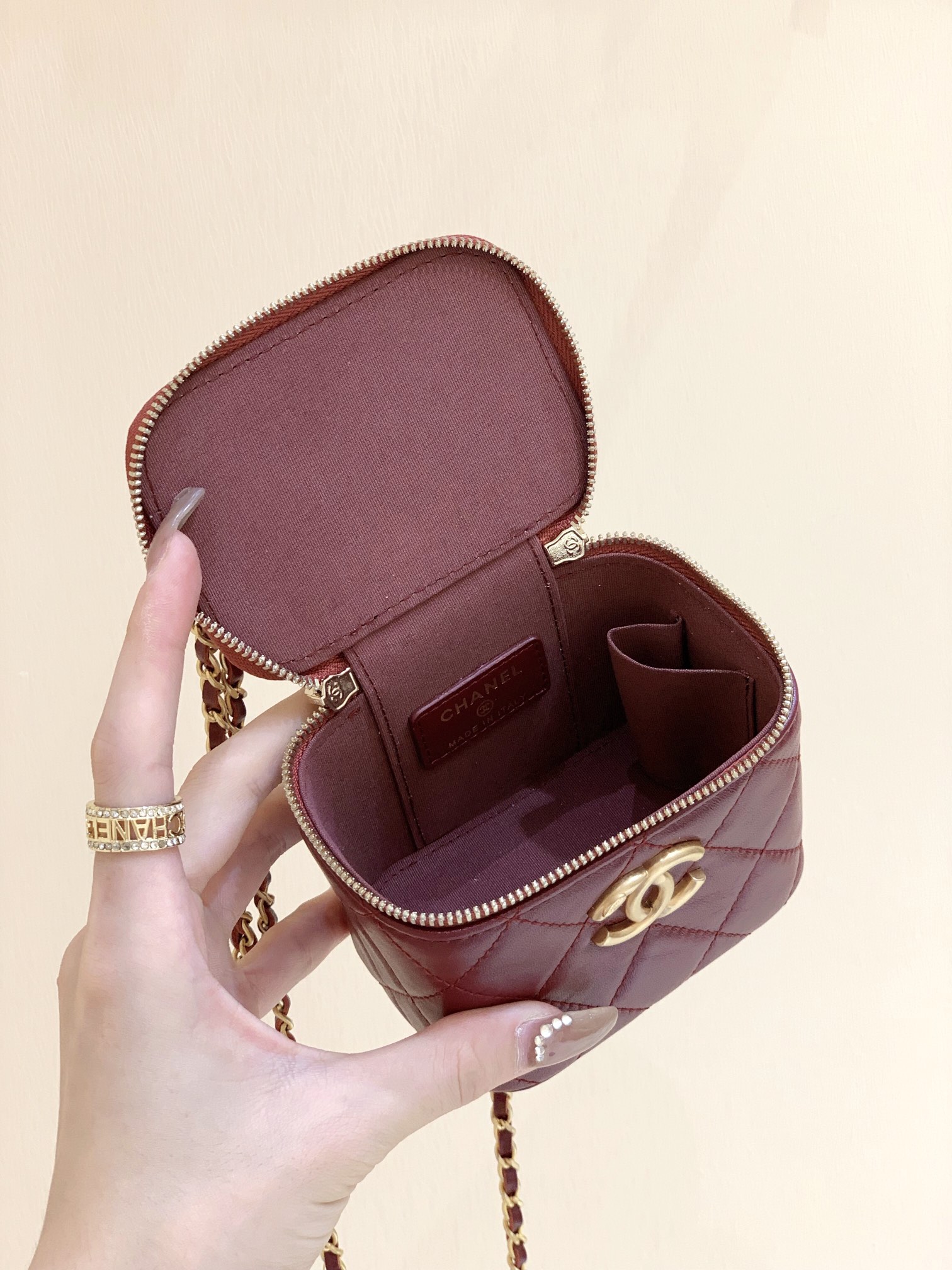Chanel 高级手工坊双金珠系列盒子斜挎包 AP2292酒红