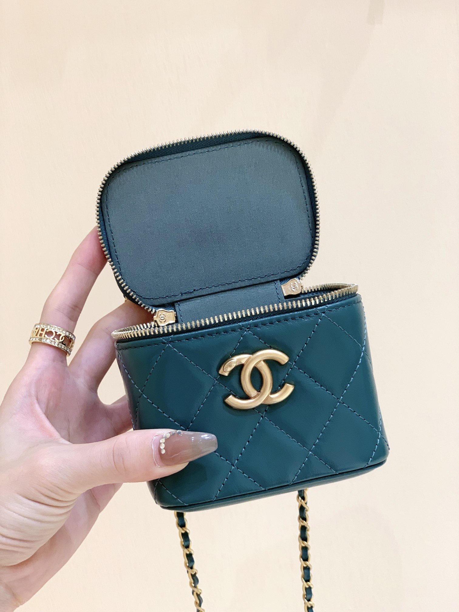 Chanel 高级手工坊双金珠系列盒子斜挎包 AP2292绿色