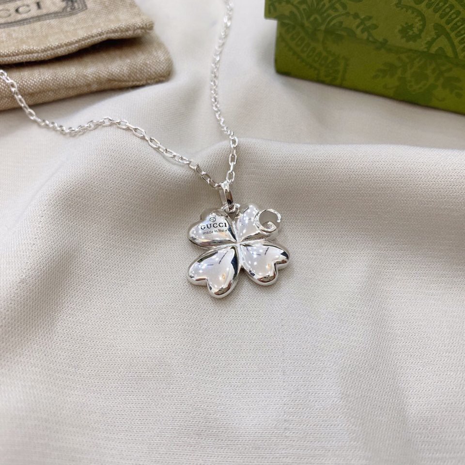 NO:101492,Gucci sterling silver four-leaf clover necklace size 42cm cross chain, Gucci necklace, gucci, gucci, necklace, pure silver19860909Gucci古驰纯银四叶草项链 尺寸42cm 十字链,古驰项链,gucci,gucci,necklace,pure silver,Jewelry