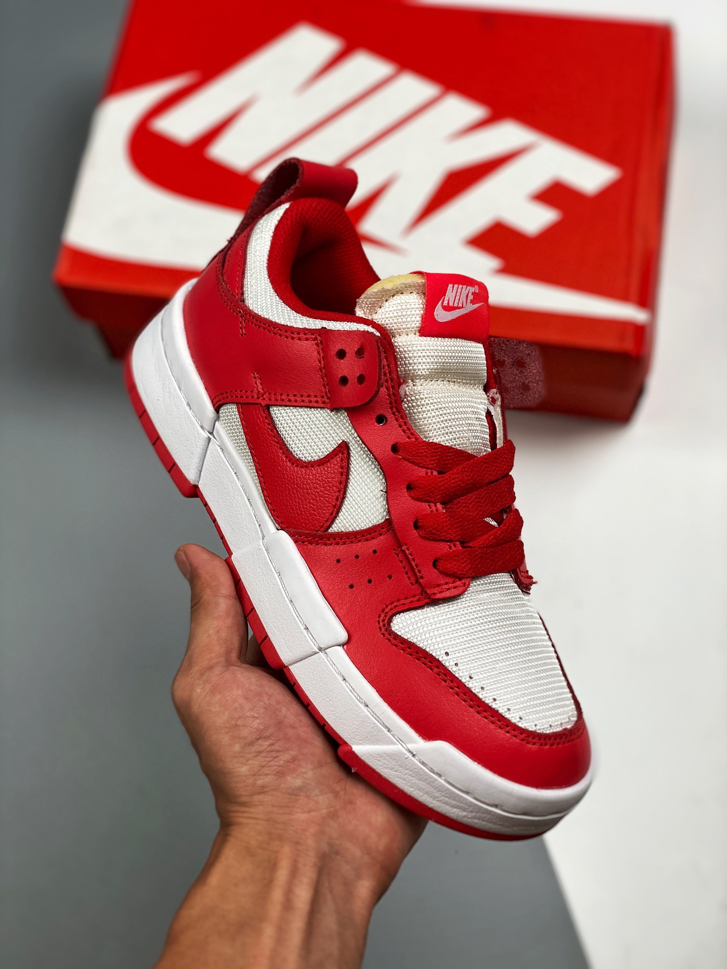 Apoya tienda 2 Nike Dunk Low Disrupt Zapatilla deconstruida, el mayor punto destacado del estilo es la incorporación de…