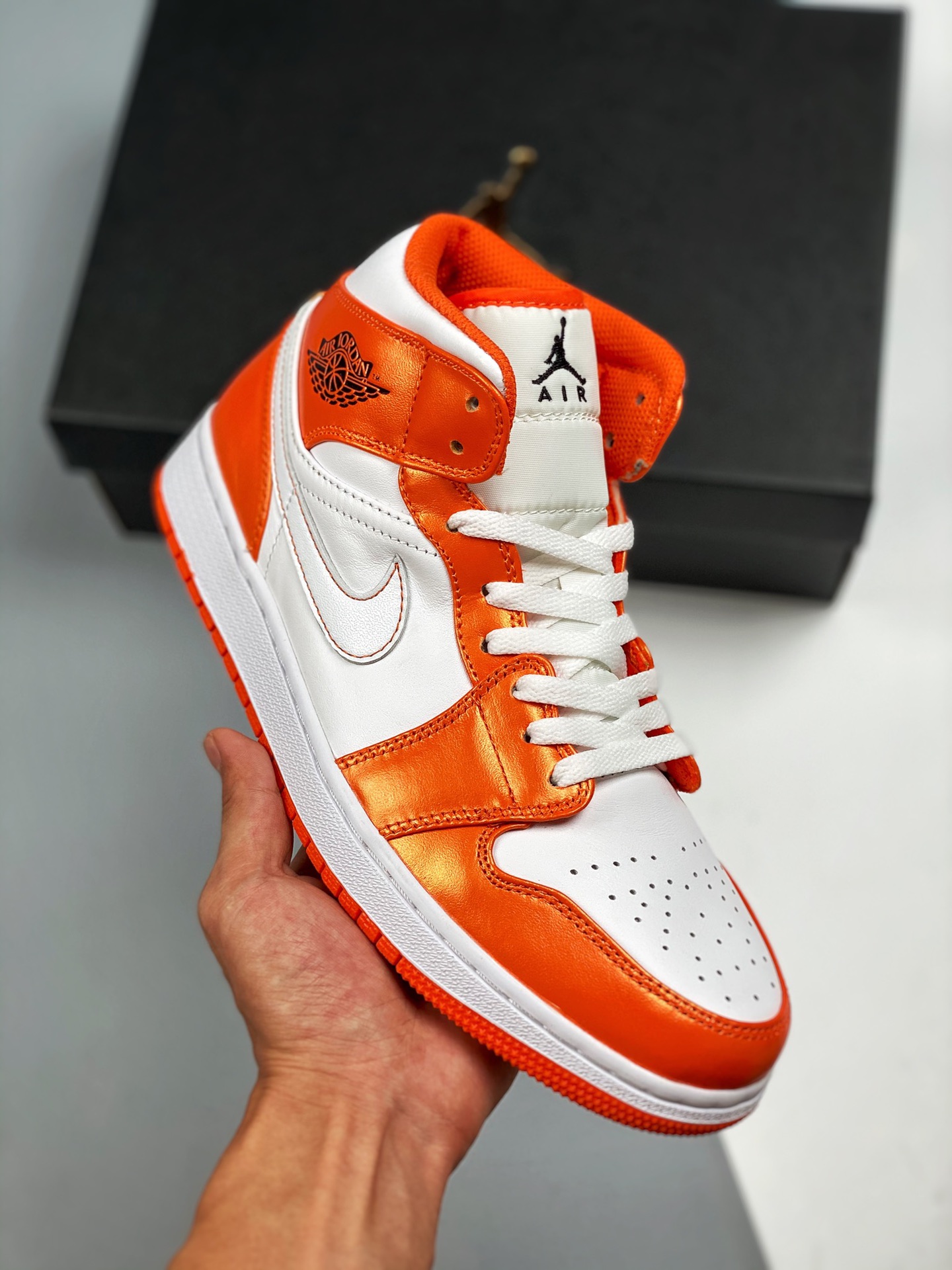 Apoyo a la tienda 3 Air Jordan 1 Mid blanco y naranja pequeño Shattered Backboard serie mid, nuevo lote, suela original…