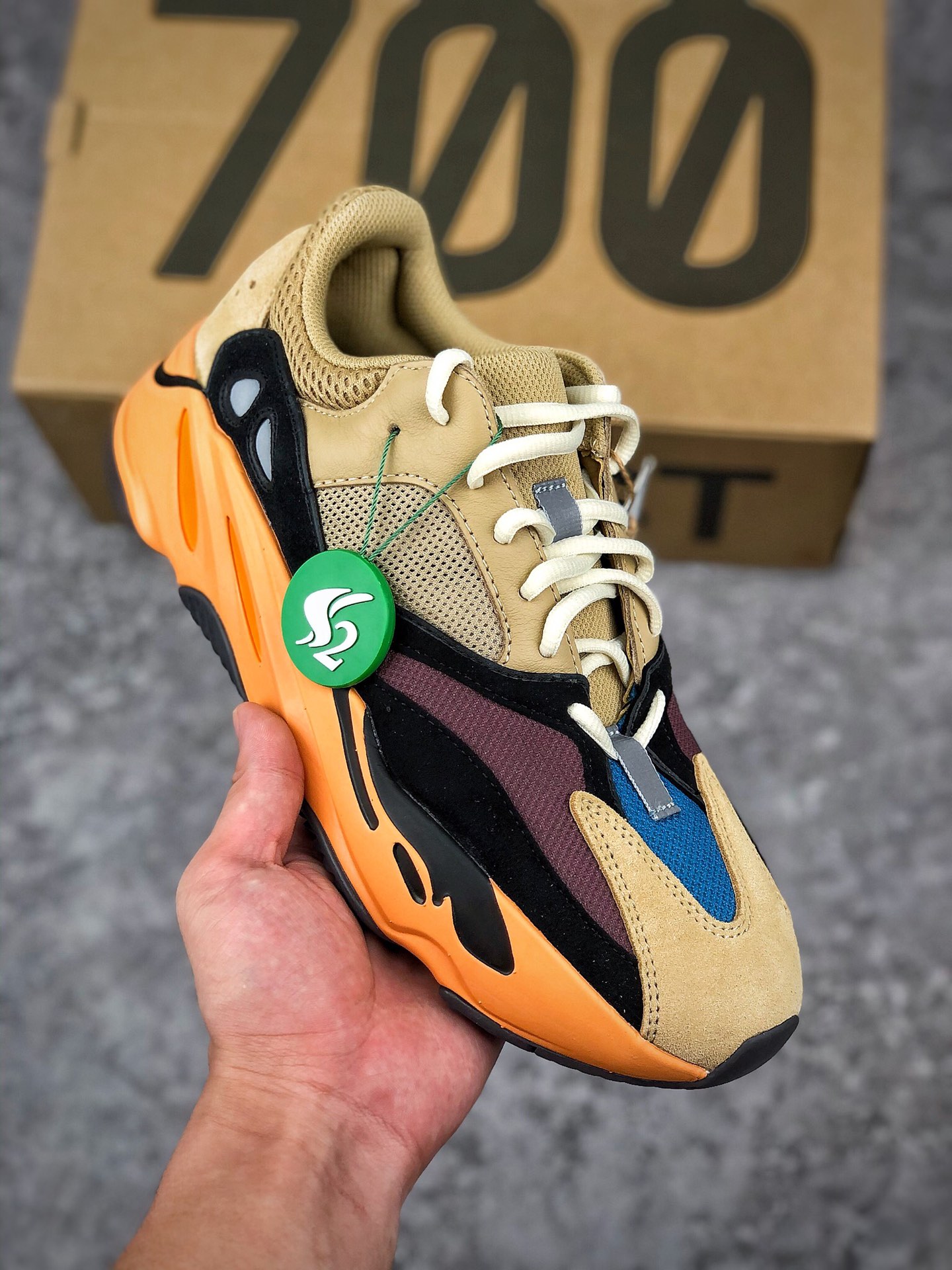  支持放店
AD 阿迪 YEEZY Boost 700 