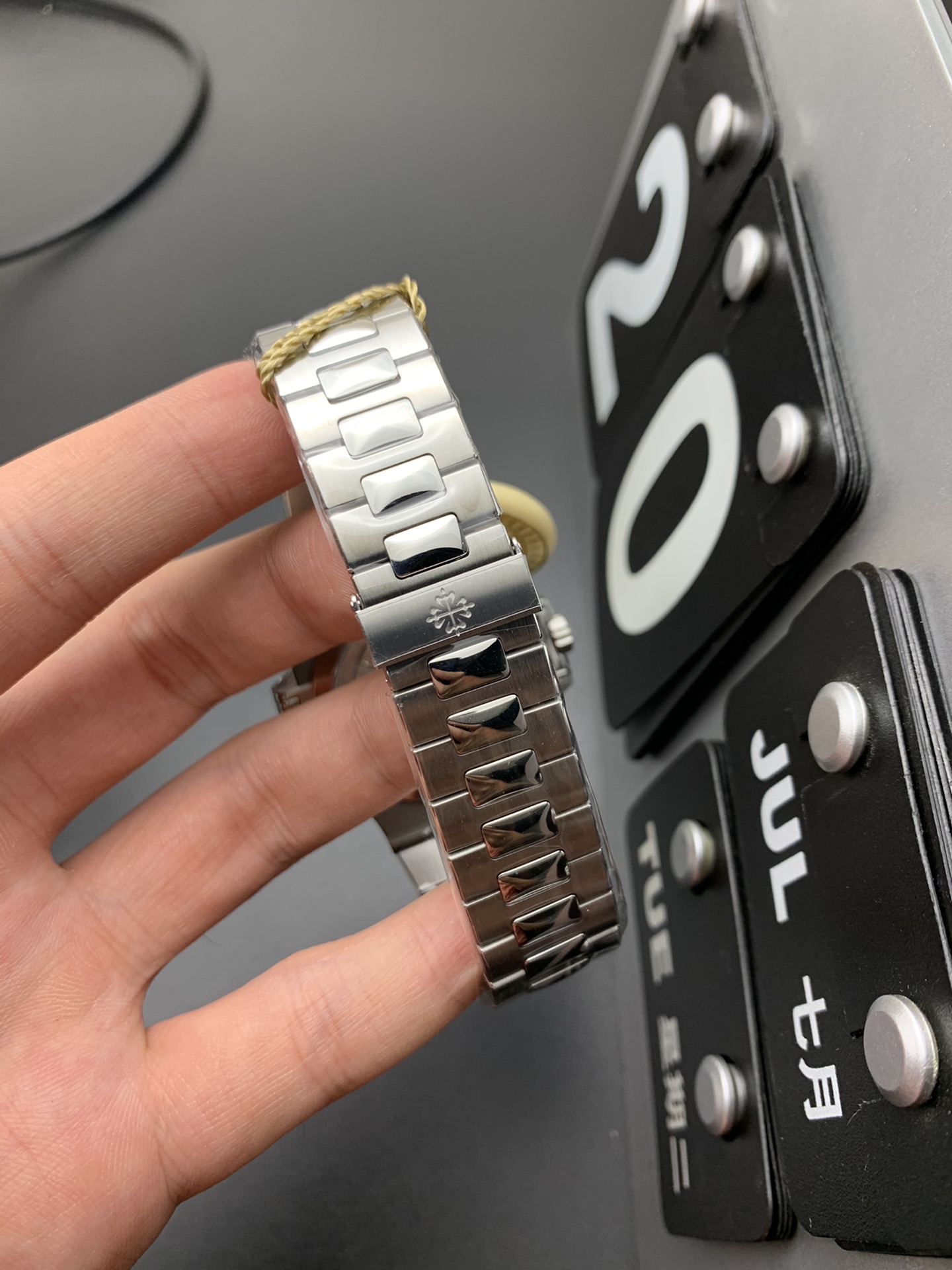 Patek Philippe PPF百达Ref.5726/1A Nautilus系列年历腕表成功上线