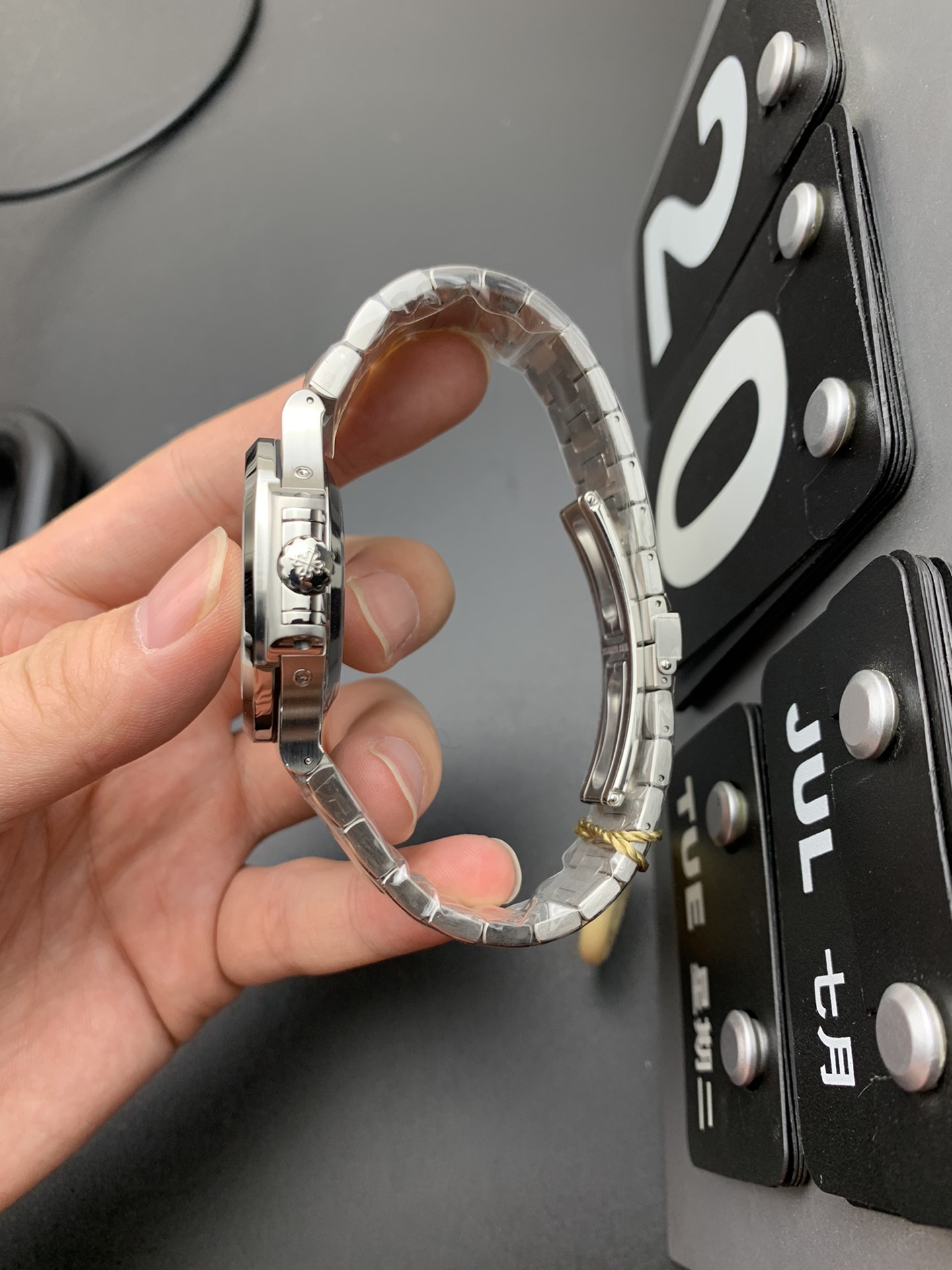 Patek Philippe PPF百达Ref.5726/1A Nautilus系列年历腕表成功上线