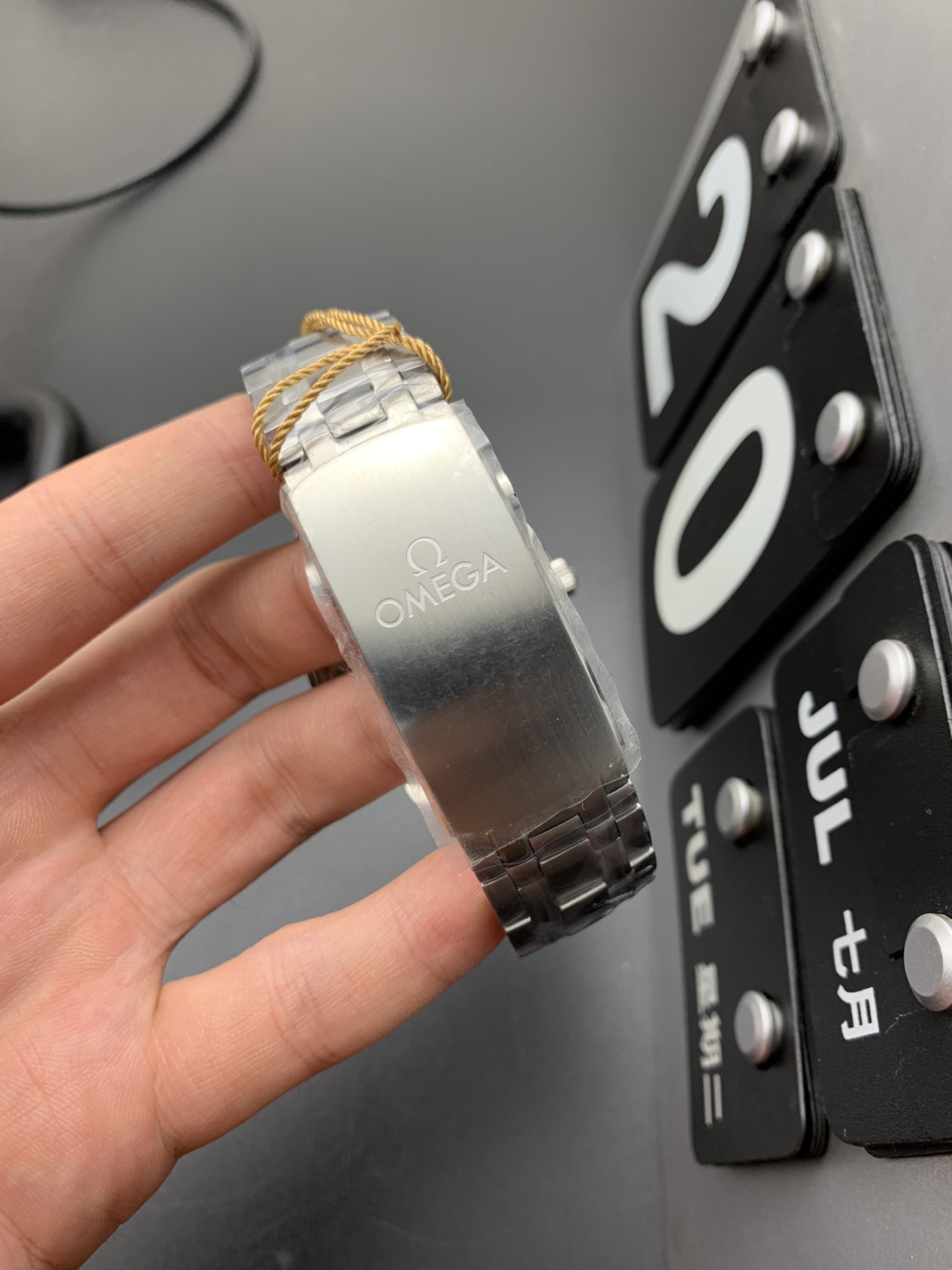 Omega 蓝灰海马300