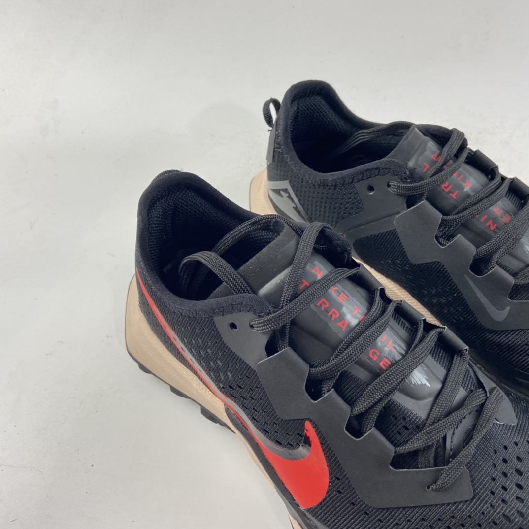 P240  Nike Air Zoom Terra Kiger 7轻量透气抓地缓震越野跑鞋 CW6066-010