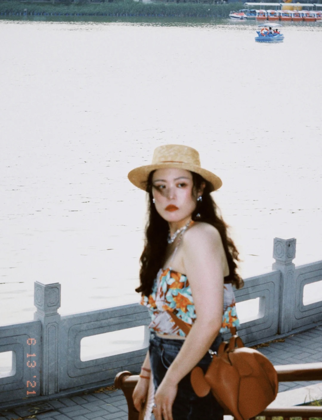 LOEWE罗意威 小牛皮特大号大象包 0537棕色