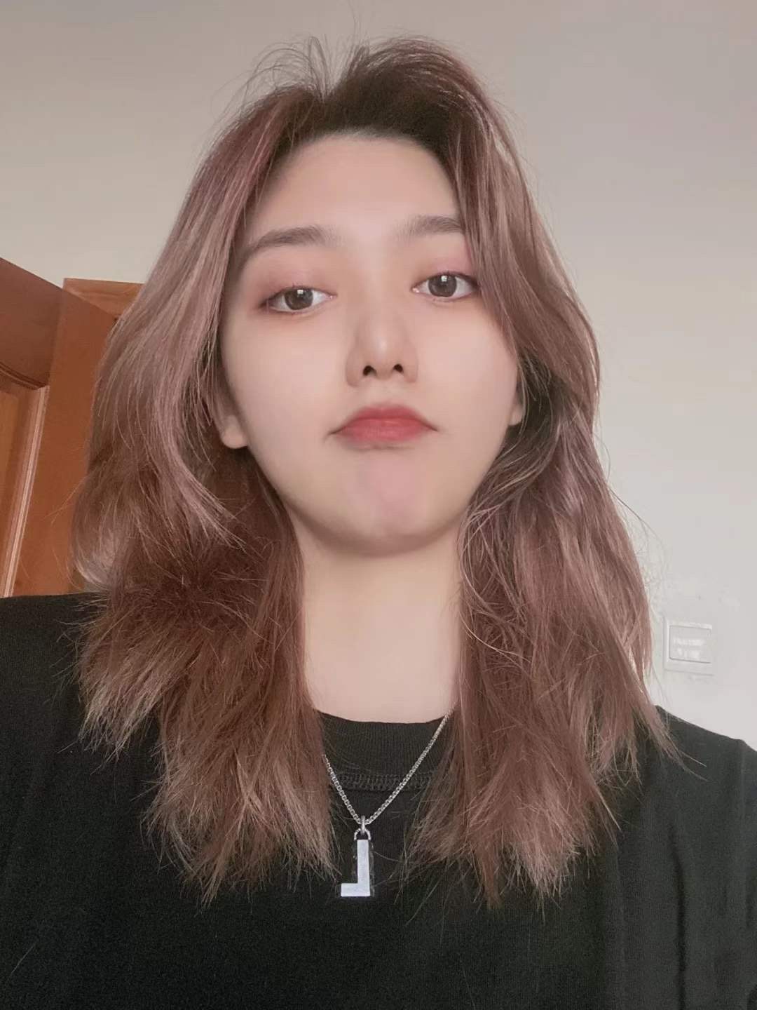 NO:104281,Gucci three-dimensional engraved letters, sterling silver couple necklace. The G-home alphabet necklace is really easy to match, three-dimensional Arabic pattern engraving, full of texture. It’s so cool to be one with a man’s ticket!  Any T can be matched with any T, 925 sterling silver, the overall old style is full of texture, highly recommended!  !  Seiko counter original mold opening, home real photo reference, Gucci necklace, gucci, gucci, gucci, necklace, pure silver19860909古驰 Gucci 立体刻花字母 纯银情侣项链 G家字母项链真的好搭配,立体阿拉伯花纹刻花,质感满满 和男票一人一个,实在太酷了！随便搭配任何T都可以,925纯银 整体做旧风格质感满满,强烈推荐呀！！ 精工专柜原版开模、自家实拍图参考,古驰项链,gucci,gucci,gucci,necklace,pure silver,Jewelry