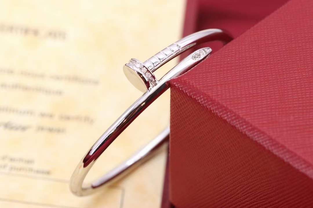 Cartier 卡地亚 Cartier 白金 头尾钻钉子实心手镯