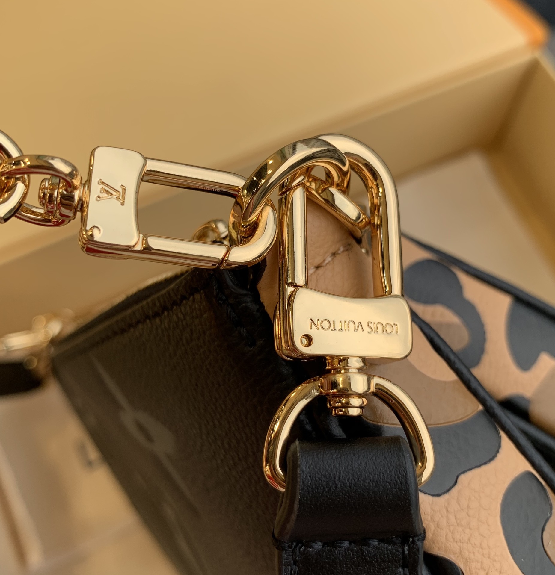 Louis Vuitton LV Multi Pochette Accessoires豹纹麻将包 M58520黑色