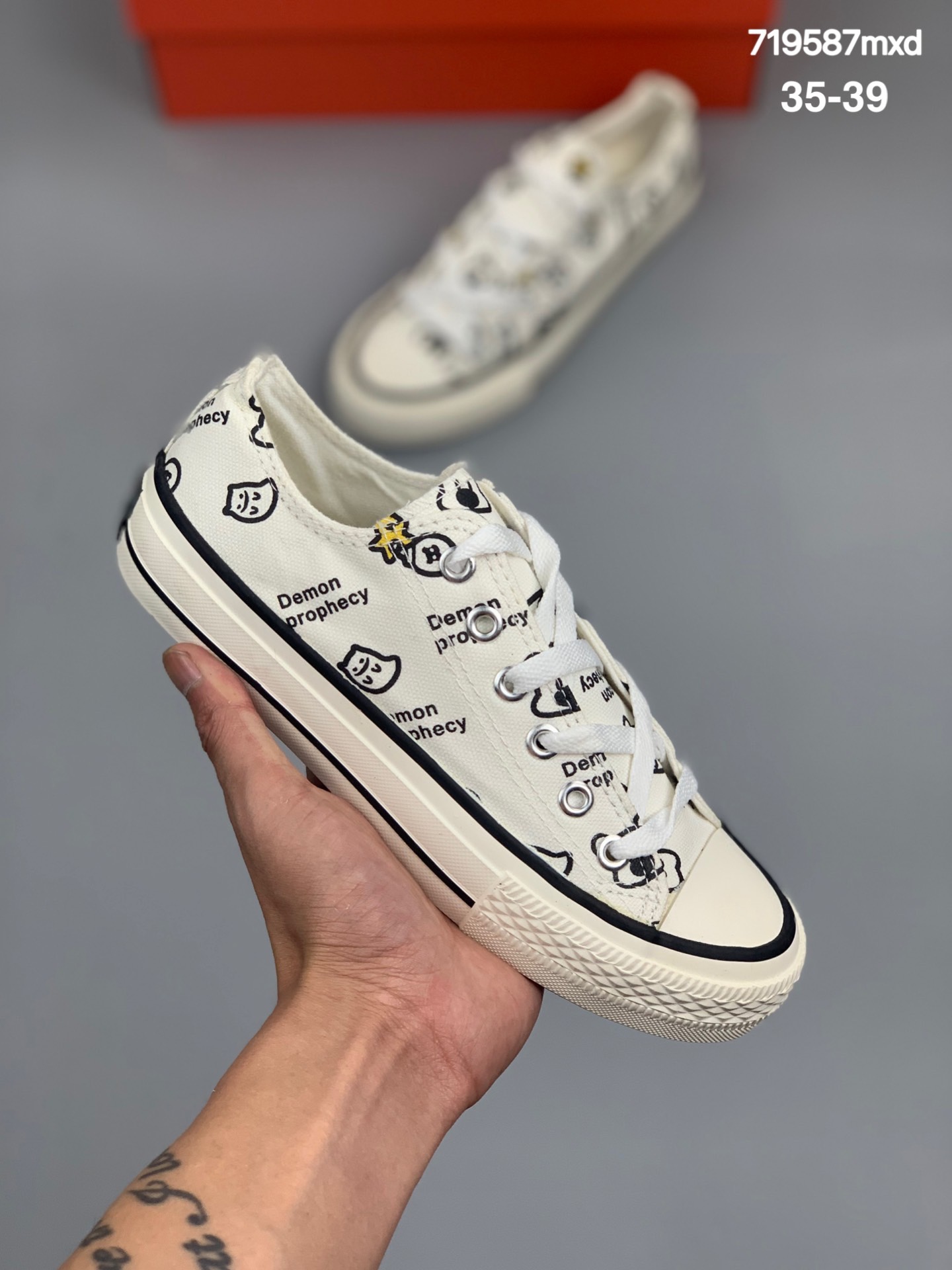 
匡威 Converse 1970S 低帮帆布鞋
货号：162050C 
尺码:35-39
编码:720587mxd