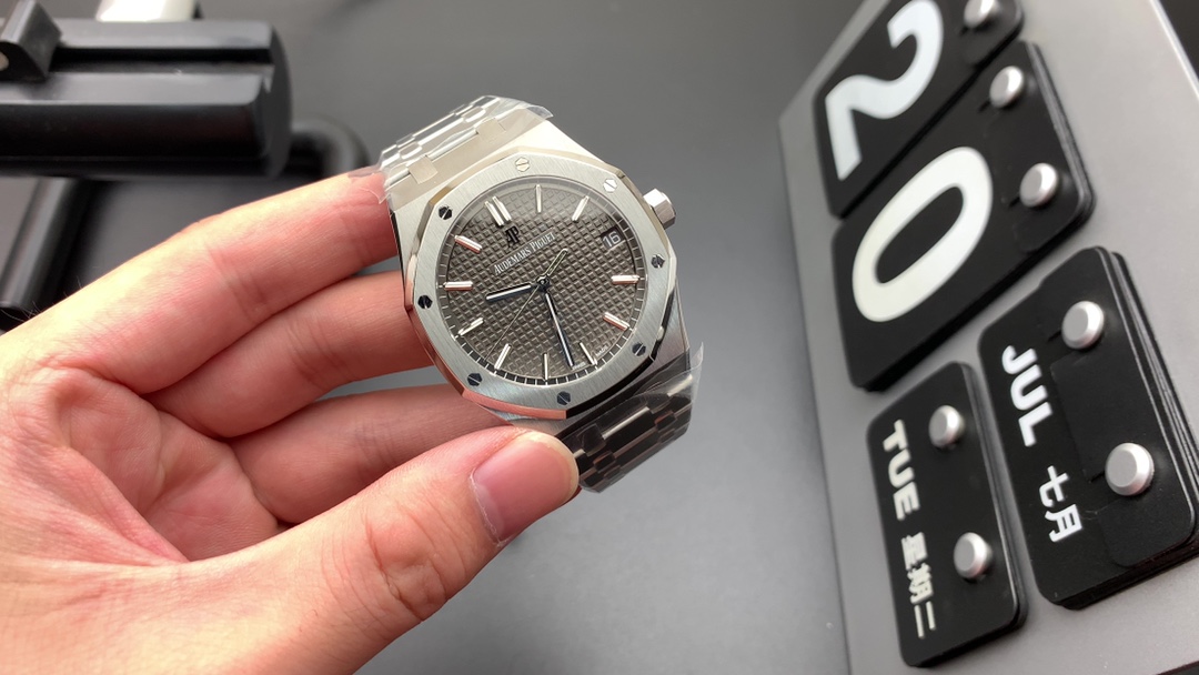 Audemars Piguet 15500灰