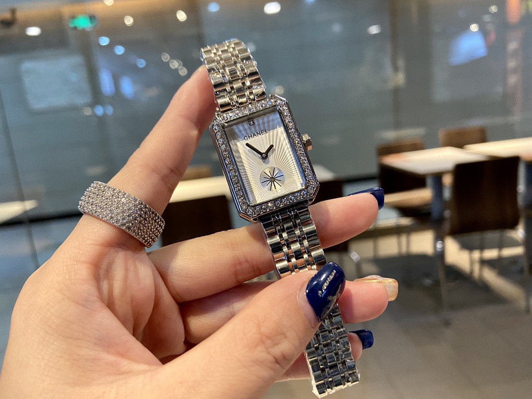 每个女生都喜欢的时装腕表 3