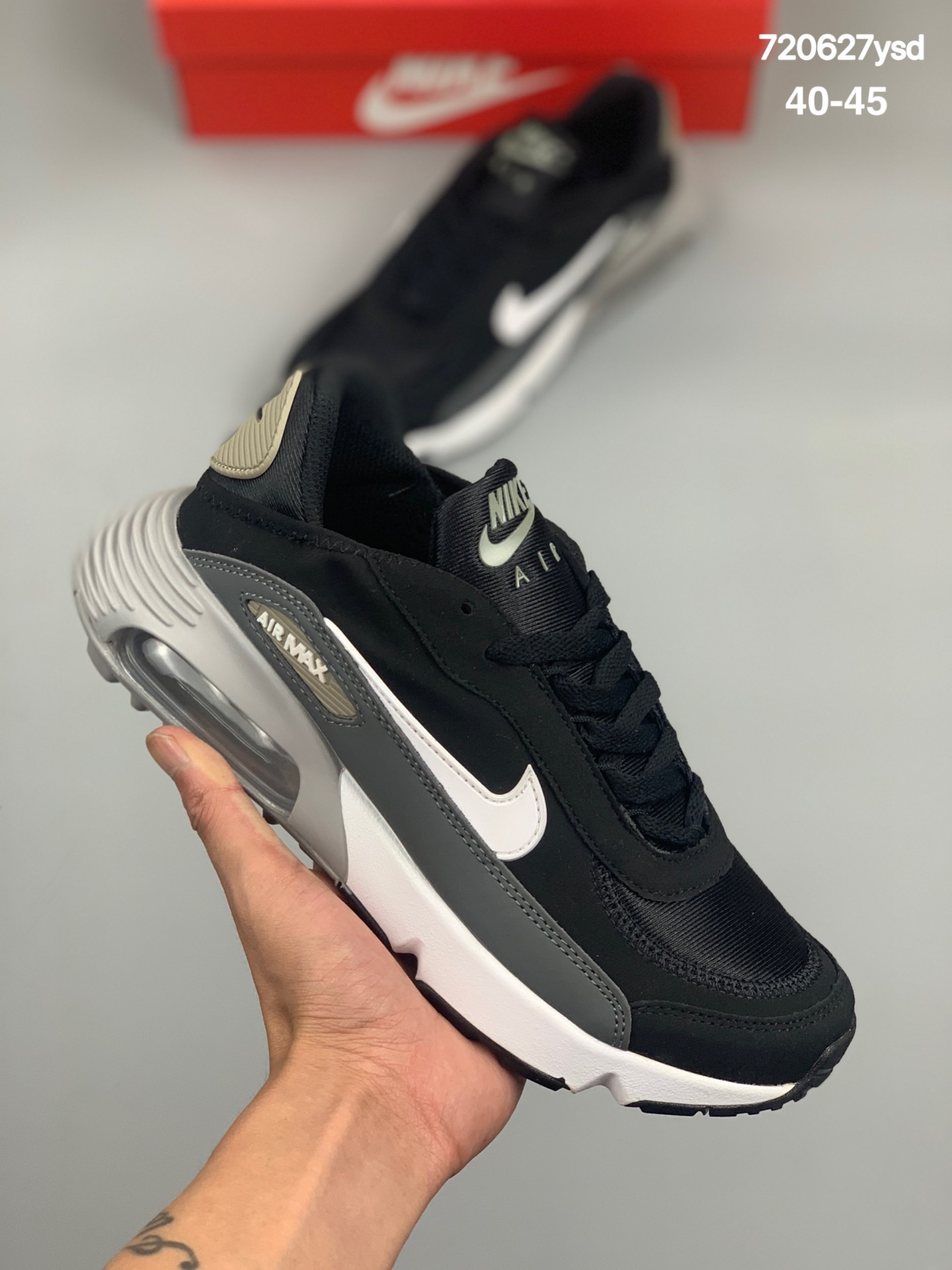 
Nike Air Max 2090 半掌气垫跑步鞋 
货号：CT7695-100
尺码：40-45
编码:720627ysd