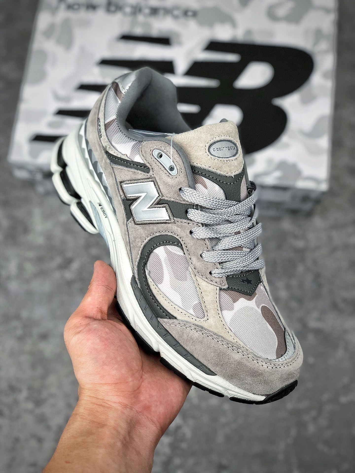  支持放店
New Balance ML2002 系列复古老爹风休闲运动慢跑鞋 3M反光迷彩猿人 采用长绒腐烂麂皮拼接透气网眼织物鞋面 后跟搭载外露缓震胶
货号：M2002RBG
尺码:36 37 37.5 38 38.5 39 40 40.5 41.5 42 42.5 43 44 45