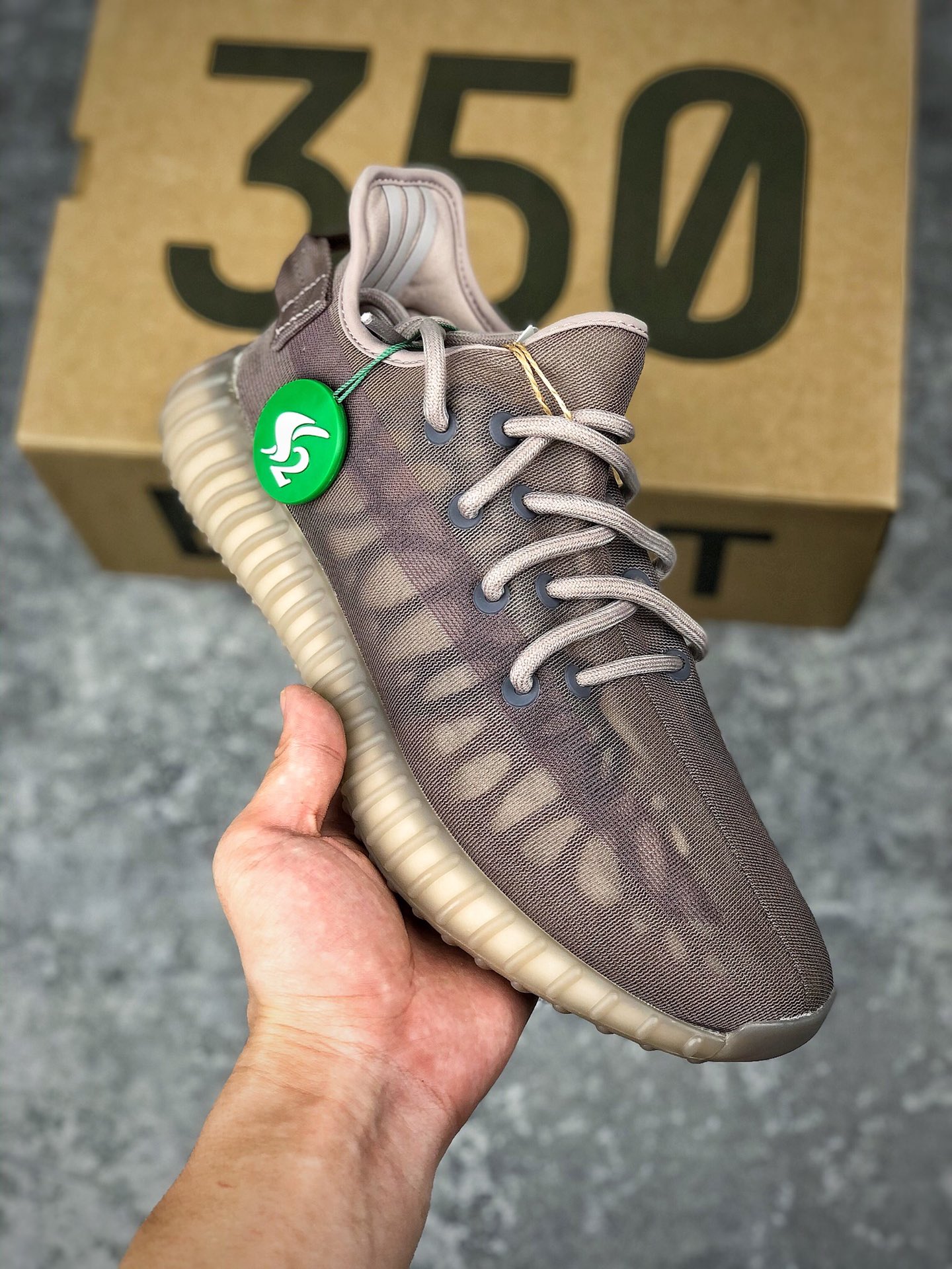  核心放店
S2渠道特供 独家纯原过验版 
Yeezy Boost 350 V2 “Mono Clay” 粘土
实测无拼图几率无法鉴定 拼图可过验
#完美鞋型多次校准 低趴姿态匹配
#全鞋材料均支持全方位对比发售ZP
#辰元原厂织面 编织密度同原鞋 
#百宏原厂鞋带 百分百一致原版
#巴斯夫Boost原底 脚感回弹和公司货一模一样   
#大底RB、Tpu色卡调整零色差 一致发售原版 可随意比对
#原厂碳带打印内标、盒标 ID串码排列组合无重复 亲测大几率无法鉴定、过验   
Size：36 36.5 37 38 38.5 39 40 40.5 41 42 42.5 43 44 44.5 45 46 47 48