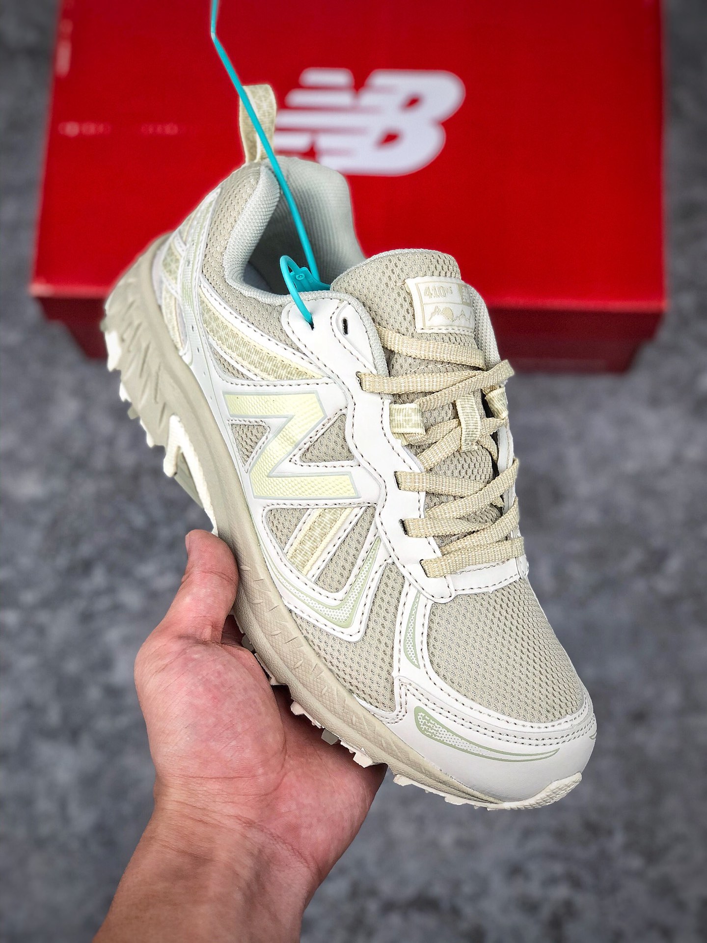  支持放店
NEW BALANCE/NB WT410CK5
奶茶色 复古运动跑步鞋男女增高老爹鞋
货号：WT410S5
尺码：36 36.5 37 37.5 38 38.5 39 40 40.5 41 42 42.5 43 44 45