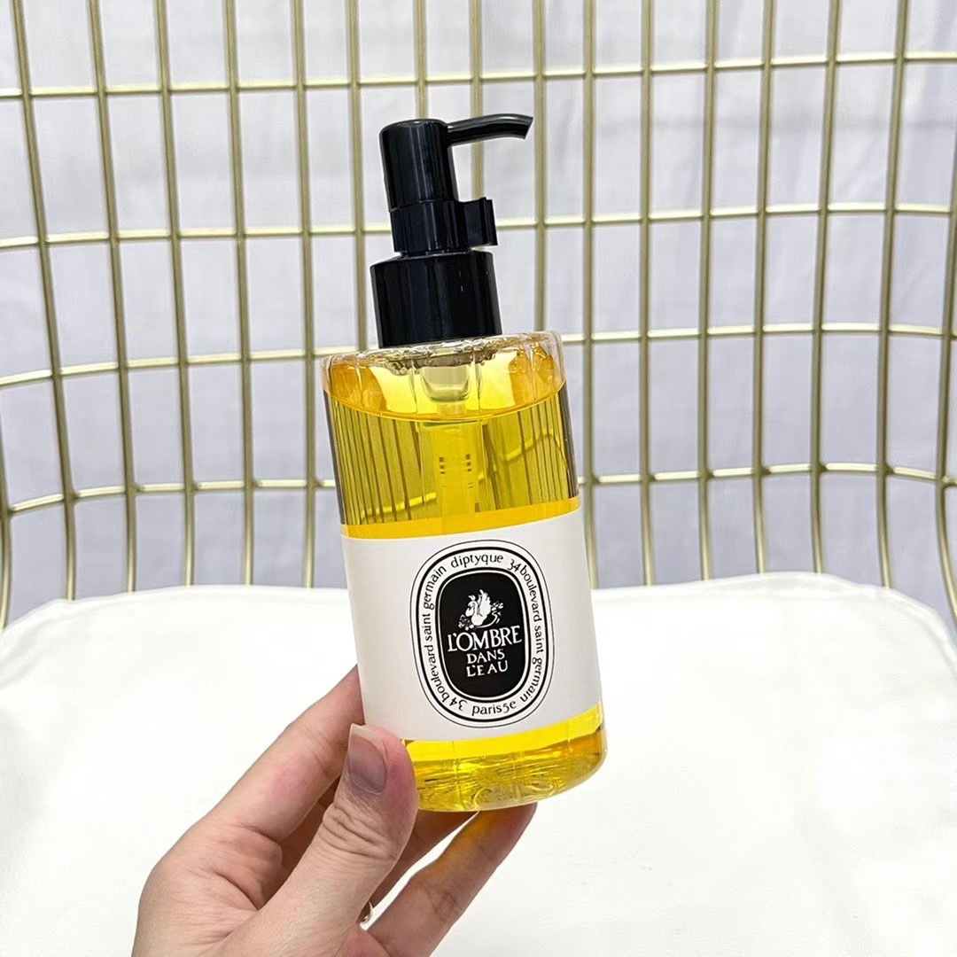 Diptyque Philosykos Cleansing Hand and Body Gel - 200ml 5 i1626843044 5386 3