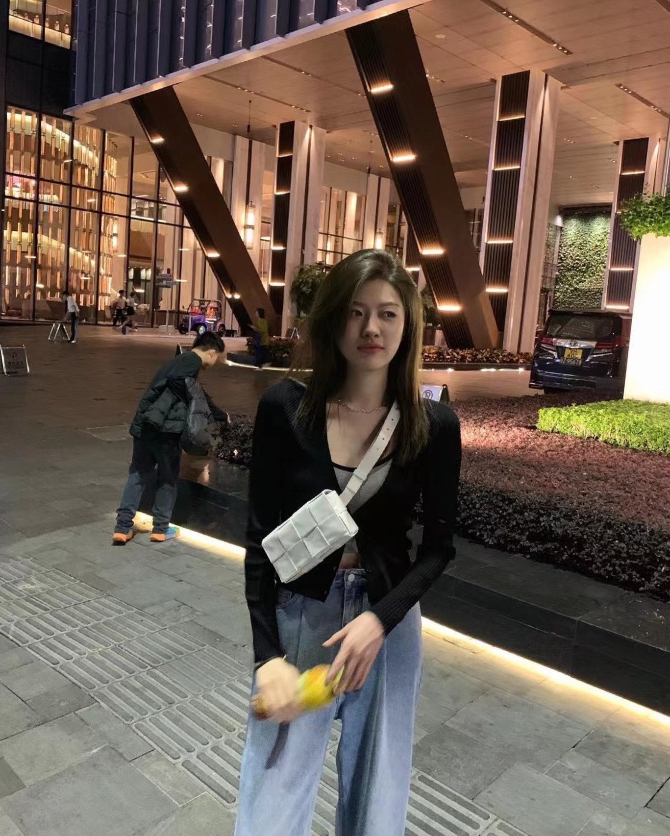 Bottega Veneta葆蝶家 Cassttte四格 651053油蜡皮白色