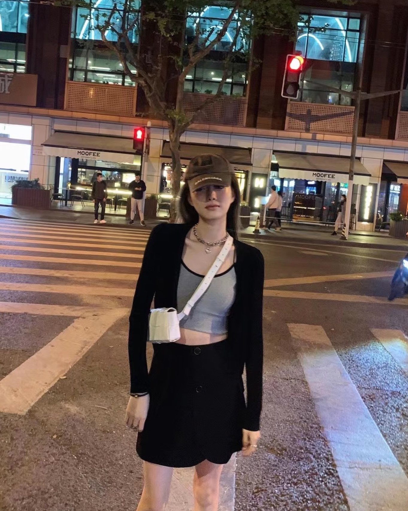 Bottega Veneta葆蝶家 Cassttte四格 651053油蜡皮白色