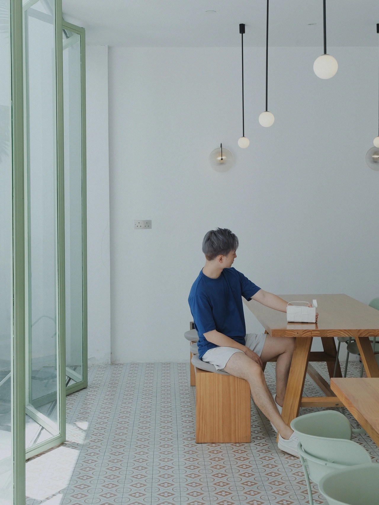 Bottega Veneta葆蝶家 Cassttte四格 651053油蜡皮白色