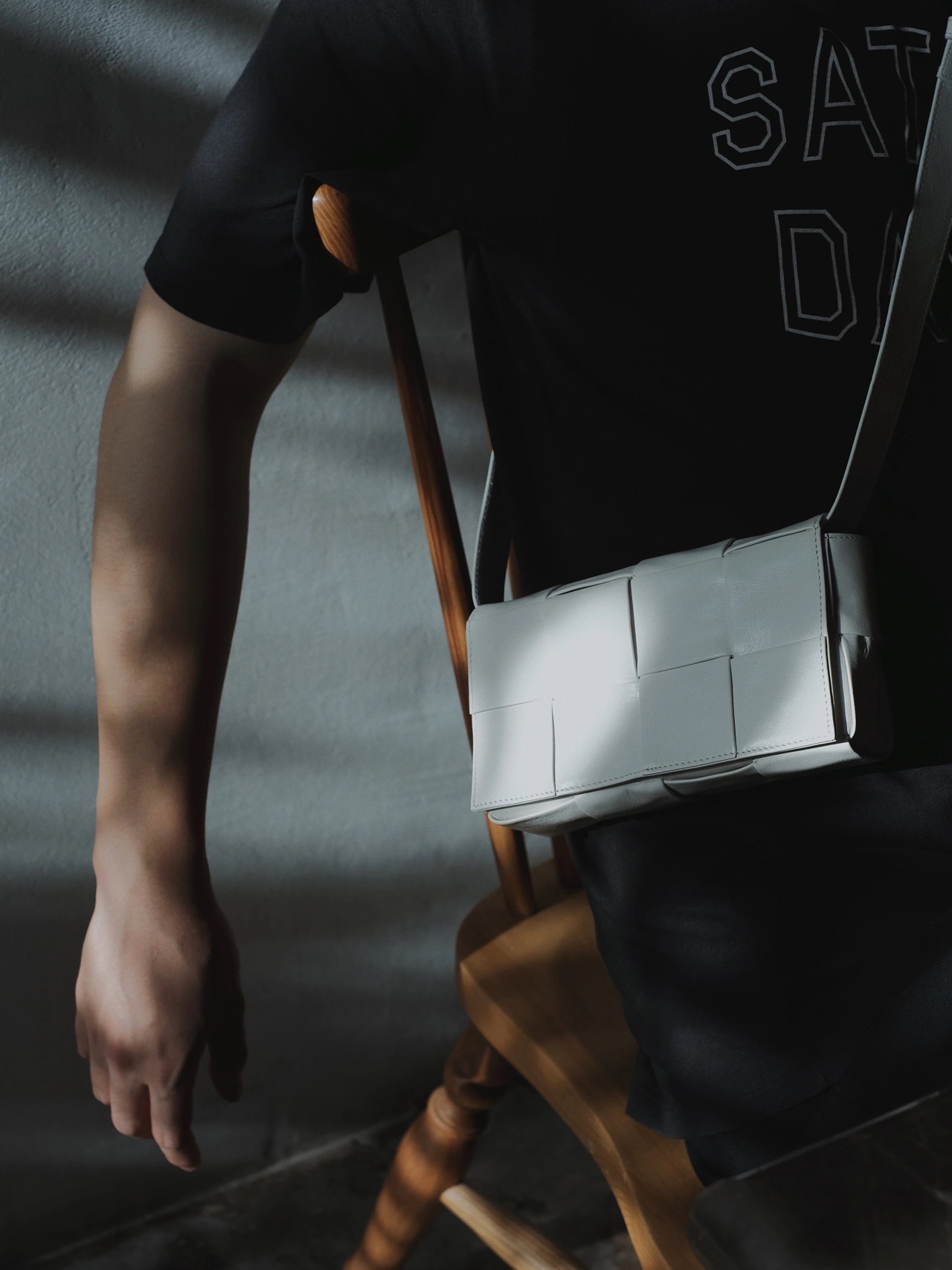 Bottega Veneta葆蝶家 Cassttte四格 651053油蜡皮白色