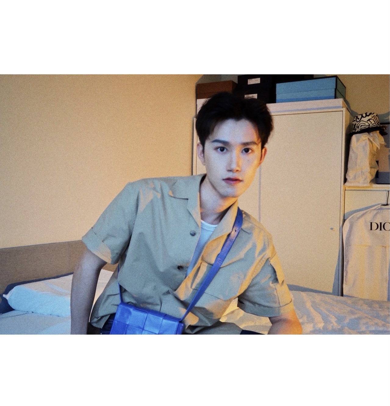 Bottega Veneta葆蝶家 Cassttte四格 651053油蜡皮钴蓝色