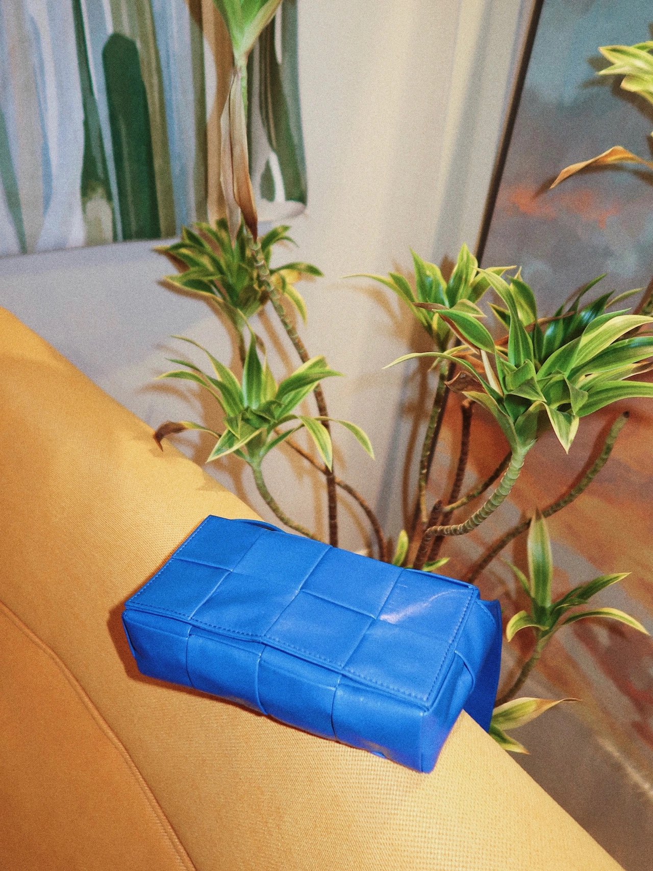 Bottega Veneta葆蝶家 Cassttte四格 651053油蜡皮钴蓝色