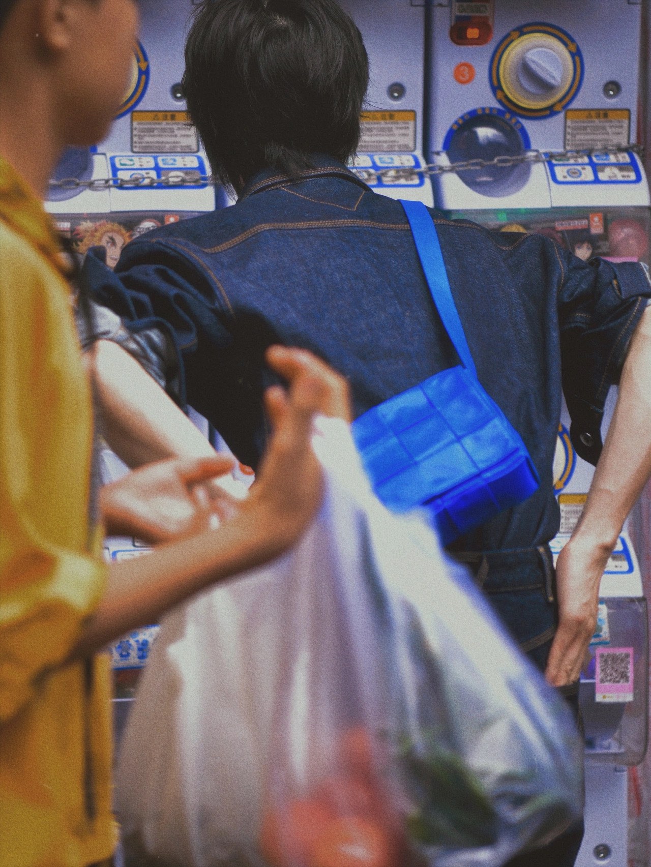 Bottega Veneta葆蝶家 Cassttte四格 651053油蜡皮钴蓝色