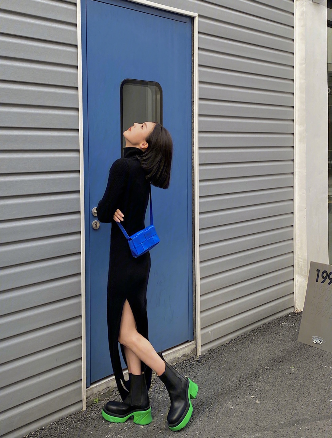 Bottega Veneta葆蝶家 Cassttte四格 651053油蜡皮钴蓝色