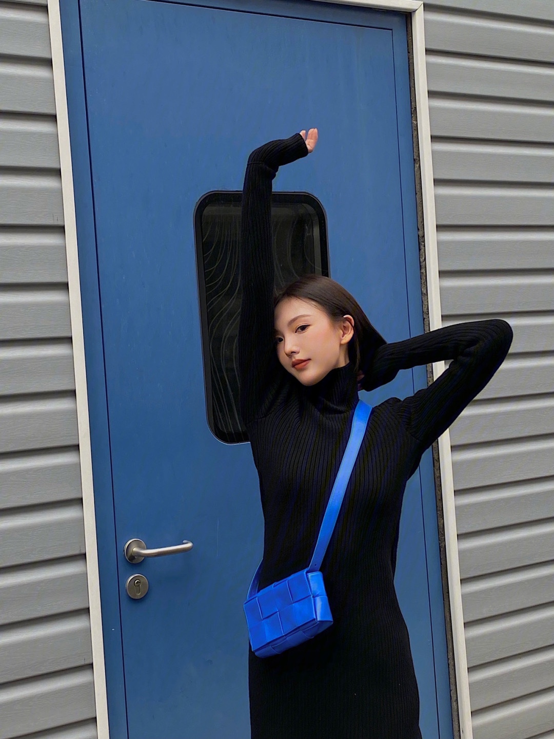 Bottega Veneta葆蝶家 Cassttte四格 651053油蜡皮钴蓝色