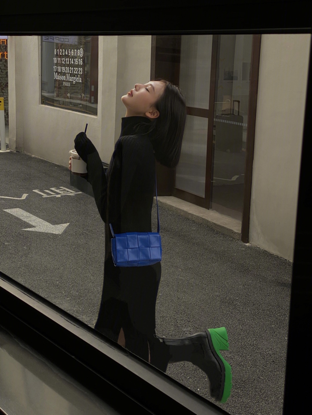 Bottega Veneta葆蝶家 Cassttte四格 651053油蜡皮钴蓝色