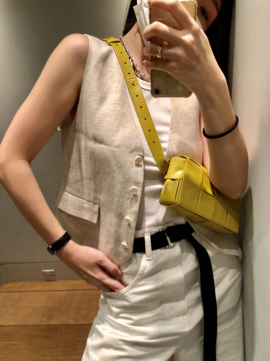 Bottega Veneta葆蝶家 Cassttte四格 651053油蜡皮黄香李色