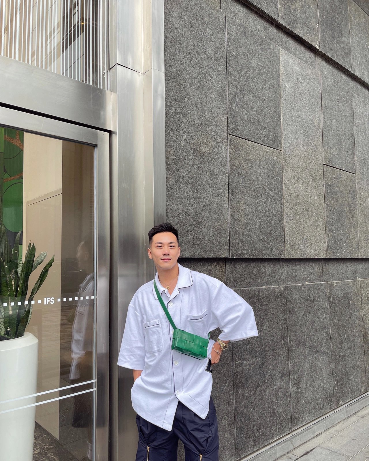 Bottega Veneta葆蝶家 Cassttte四格 651053油蜡皮赛车绿