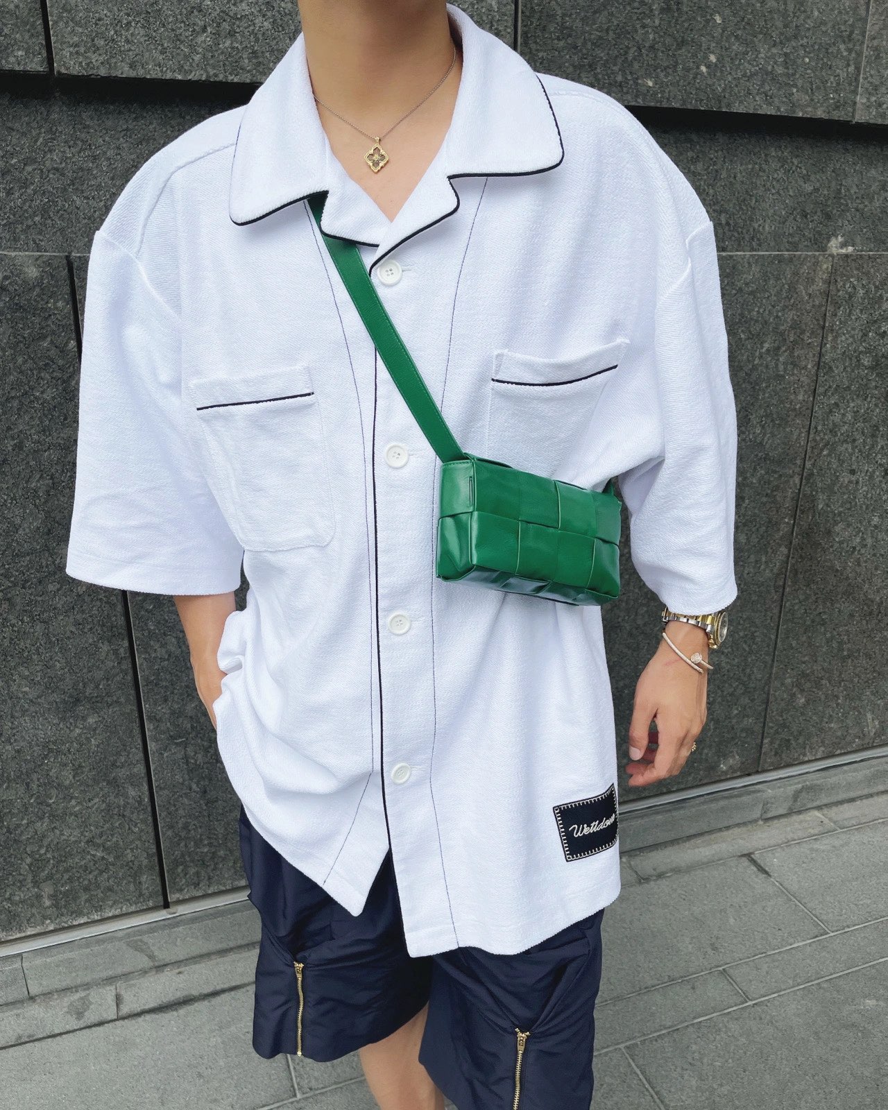 Bottega Veneta葆蝶家 Cassttte四格 651053油蜡皮赛车绿