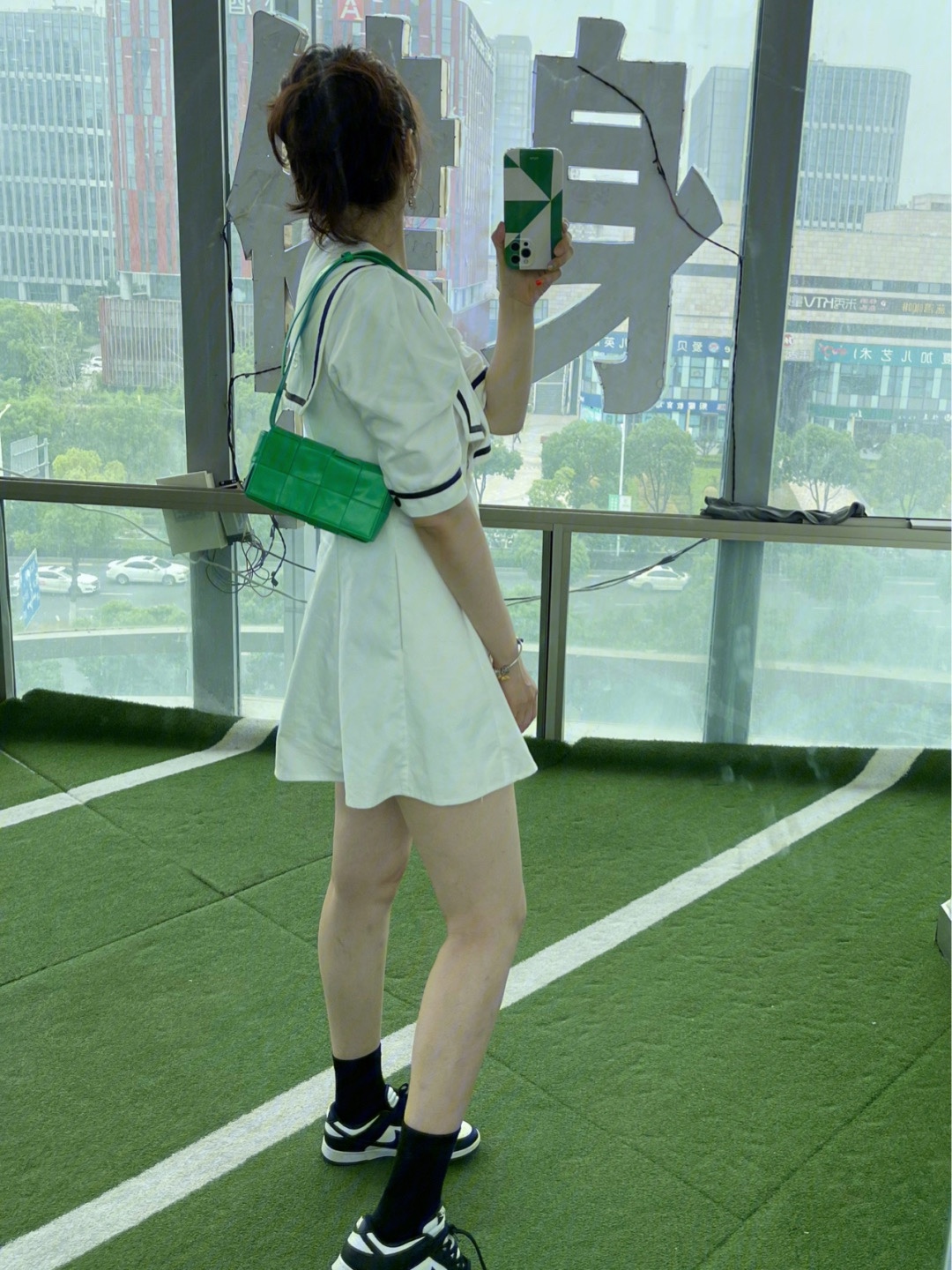 Bottega Veneta葆蝶家 Cassttte四格 651053油蜡皮鹦鹉绿