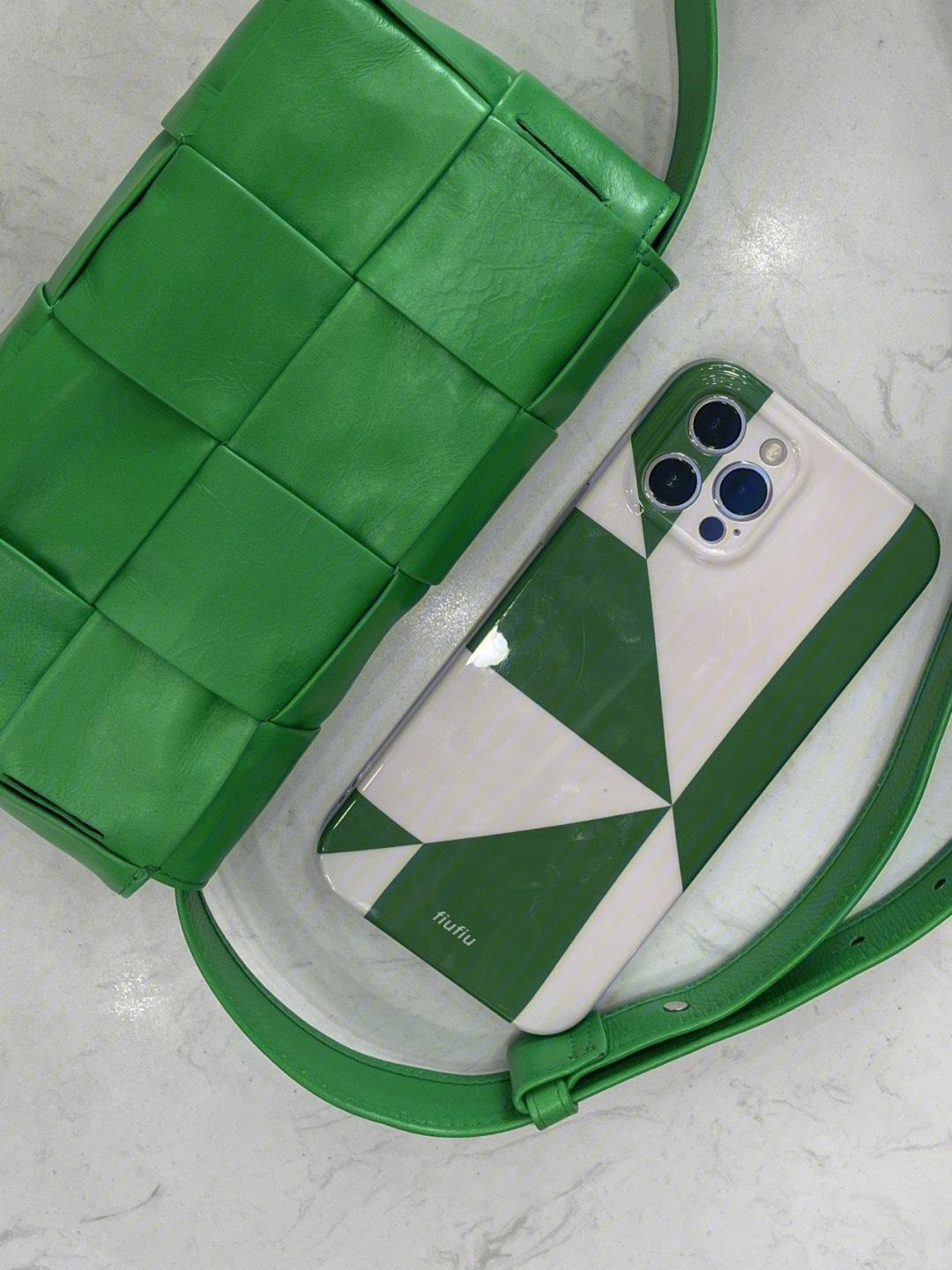 Bottega Veneta葆蝶家 Cassttte四格 651053油蜡皮鹦鹉绿