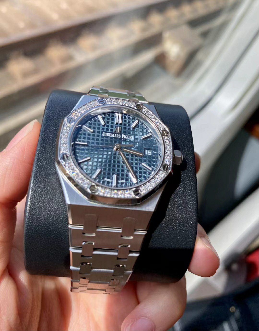 Audemars Piguet 爱彼皇家橡树女款34㎜，客订真钻